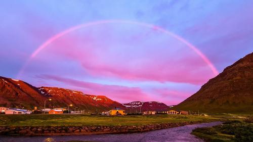 nach Mitternacht in Bolungavik