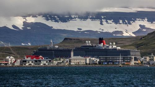 Isafjördur mit MS Queen Victoria