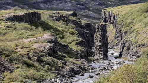 Der Felsen Penna bei Flókalundur